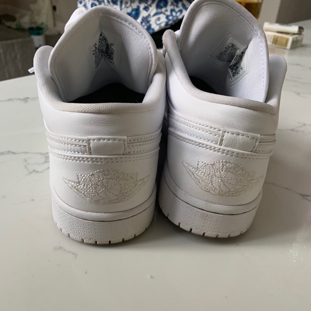 NIKE AIRJORDAN SHOES SIZE 8